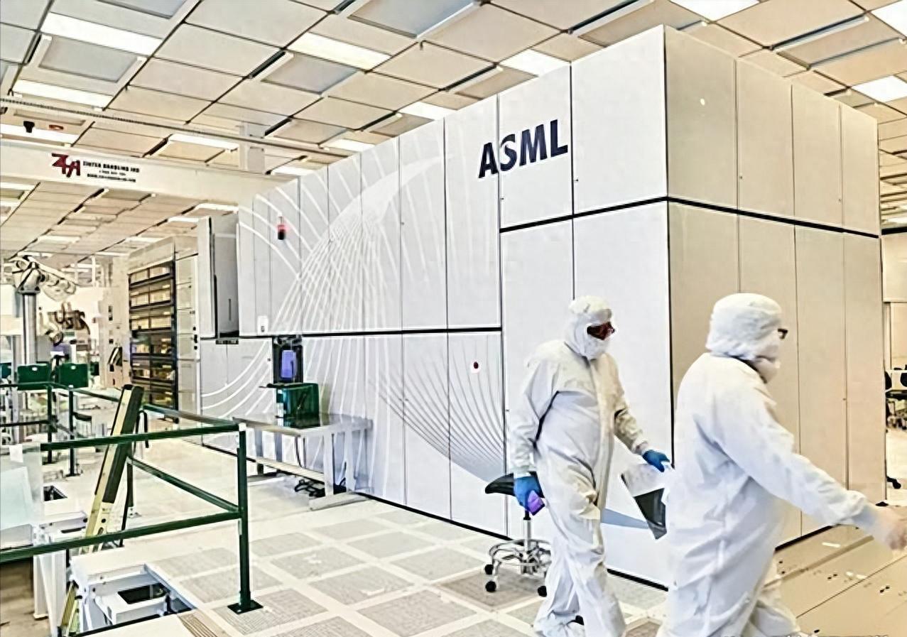 荷兰对华半导体管制提前，ASML反水破局引发全球关注