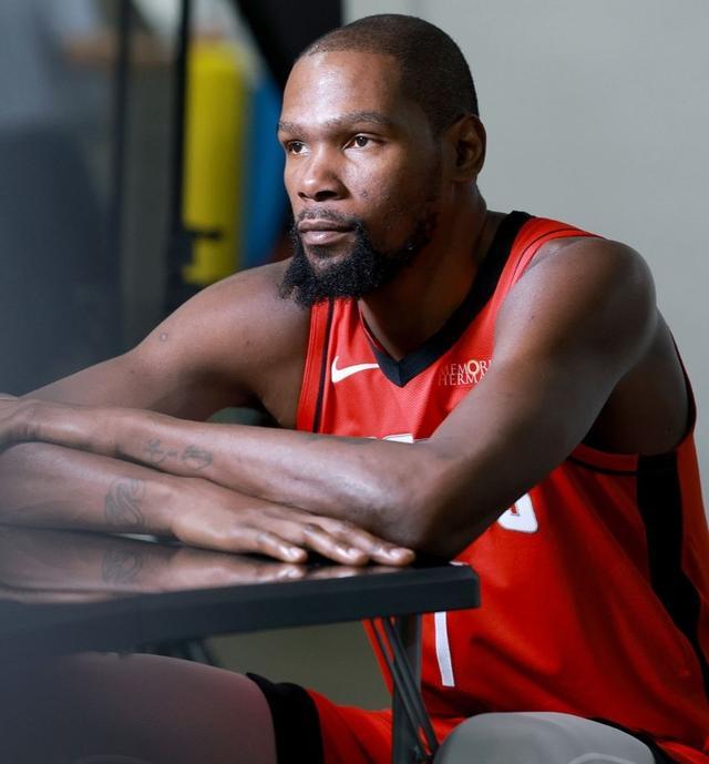 杜兰特生涯薪资达5.982亿超詹姆斯，成NBA历史第一