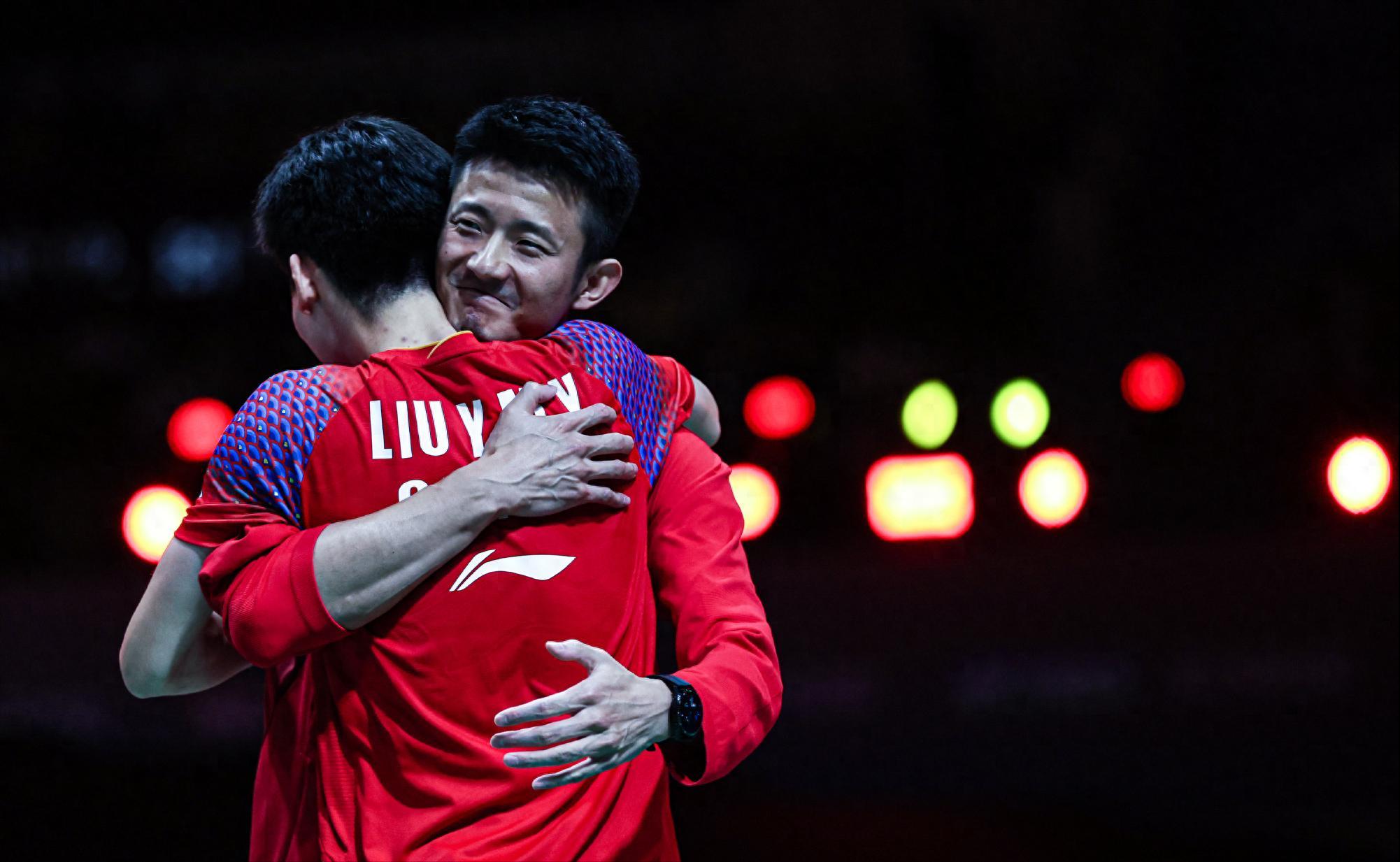 国羽闪耀丹麦！石宇奇男单惜败引乌龙，一日狂揽5金3银4铜