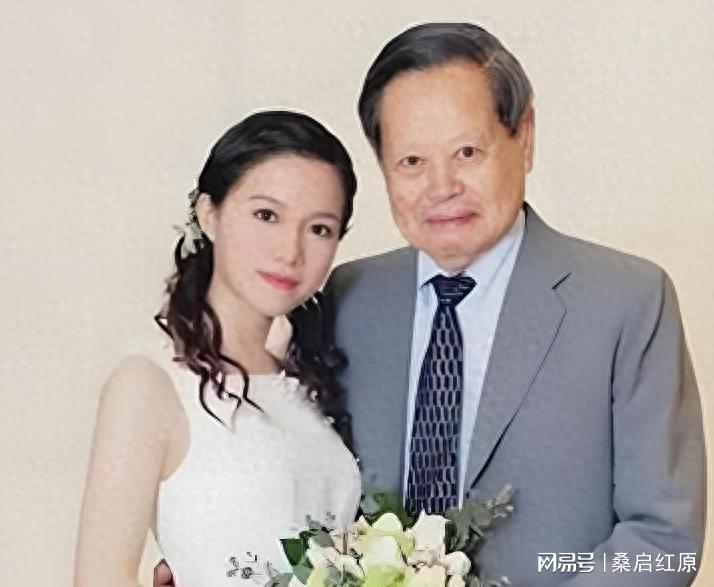 没孩子也没遗产，照顾杨振宁21年，冷冻9颗卵子的翁帆图个啥？