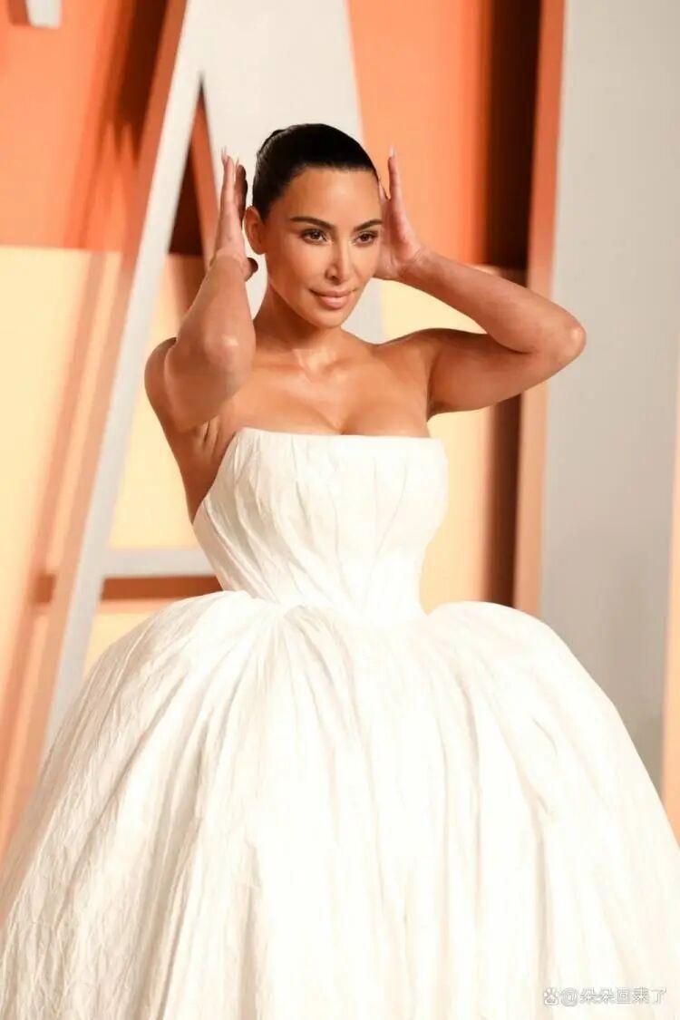 金-卡戴珊学斯洛文尼亚语遭东契奇拒绝 奥多姆调侃引热议