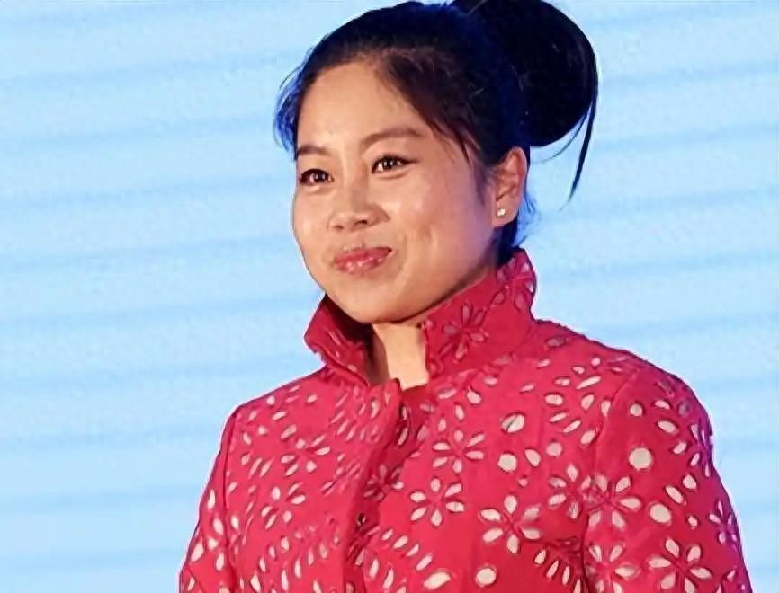 倾家荡产120万上星光大道，被淘汰后负债40万，她现状如何？
