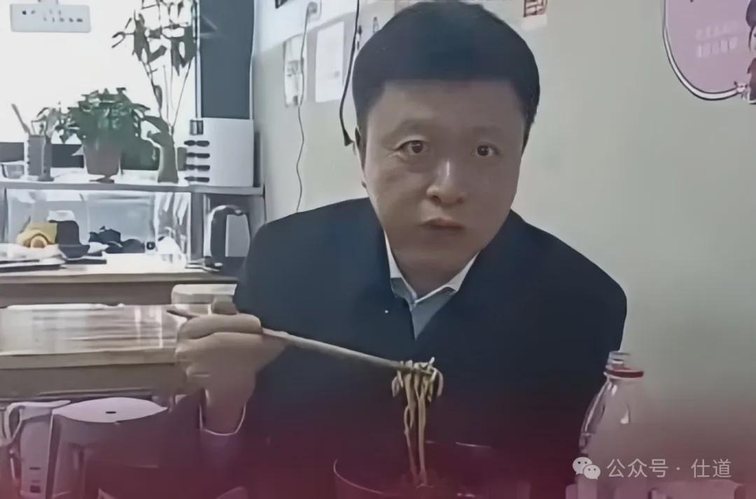 胡锡进质疑的‘网红书记’高洪波：另类告别与争议背后