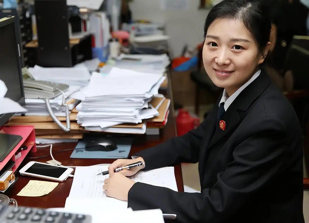 公务员降薪潮来袭？这三个部门或降30%，你的岗位受影响吗？