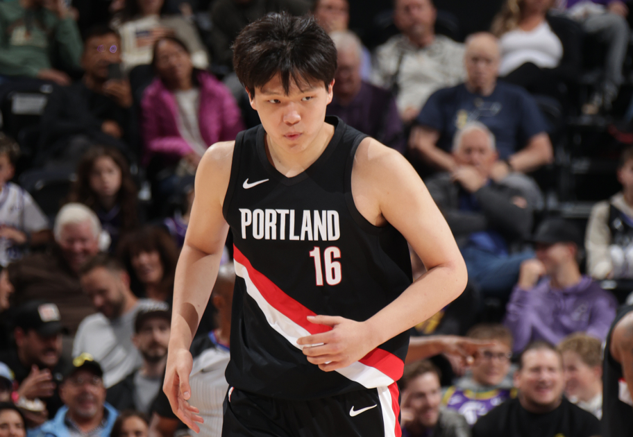 杨瀚森竞争加剧！罗威复出在即，开拓者内线格局生变