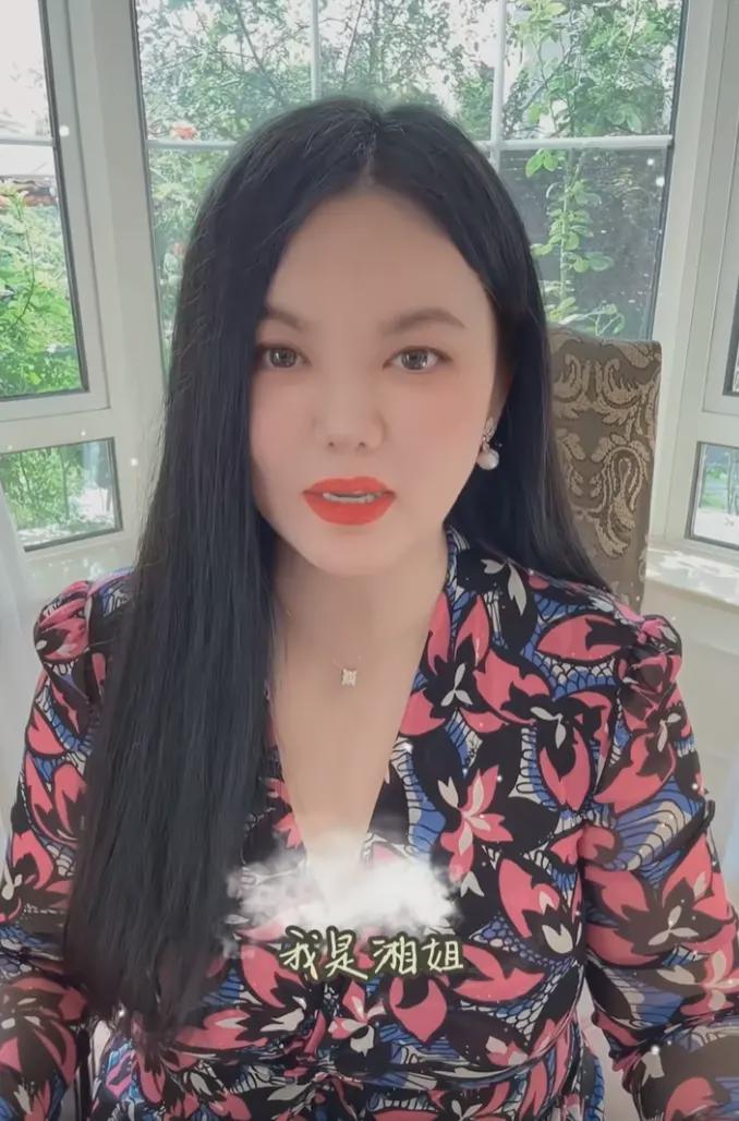 李湘被曝育有儿子，曾自曝怀二胎，孩子生父或为杨姓富商