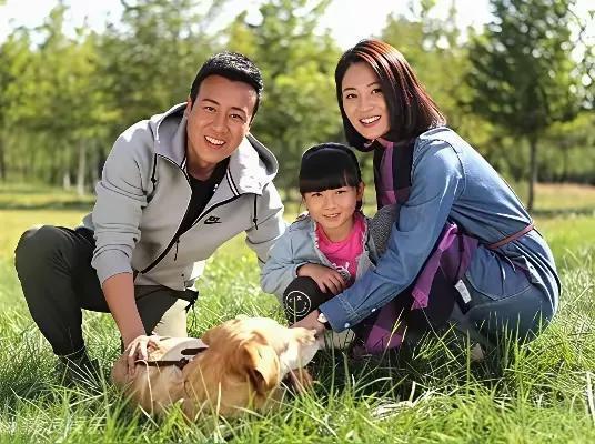 于和伟妻子宋林静：温婉贤惠的模范伴侣，携手共度风雨