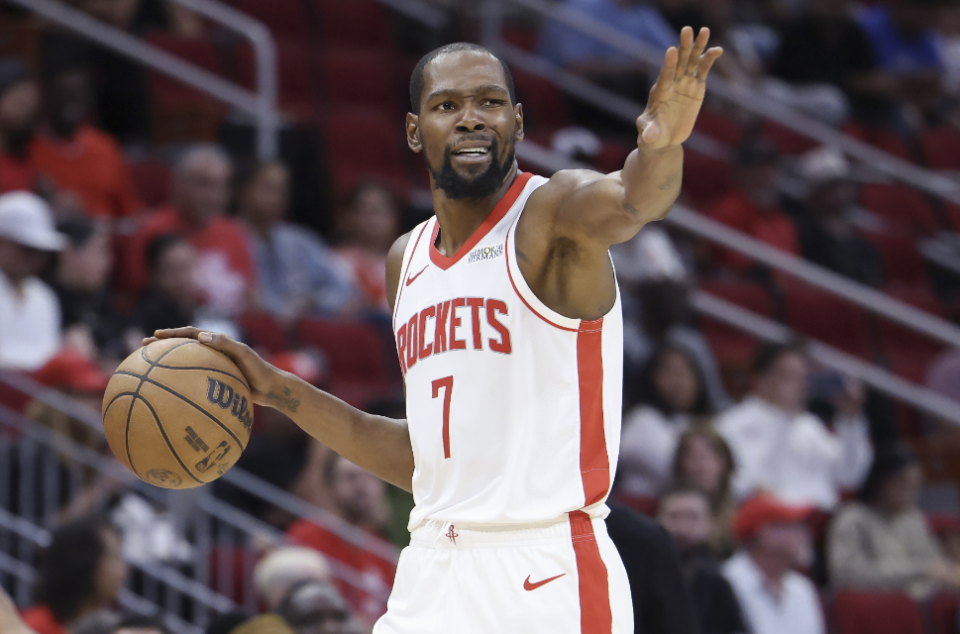 杜兰特降薪3000万引热议，詹姆斯265万降薪遭湖人记者吐槽