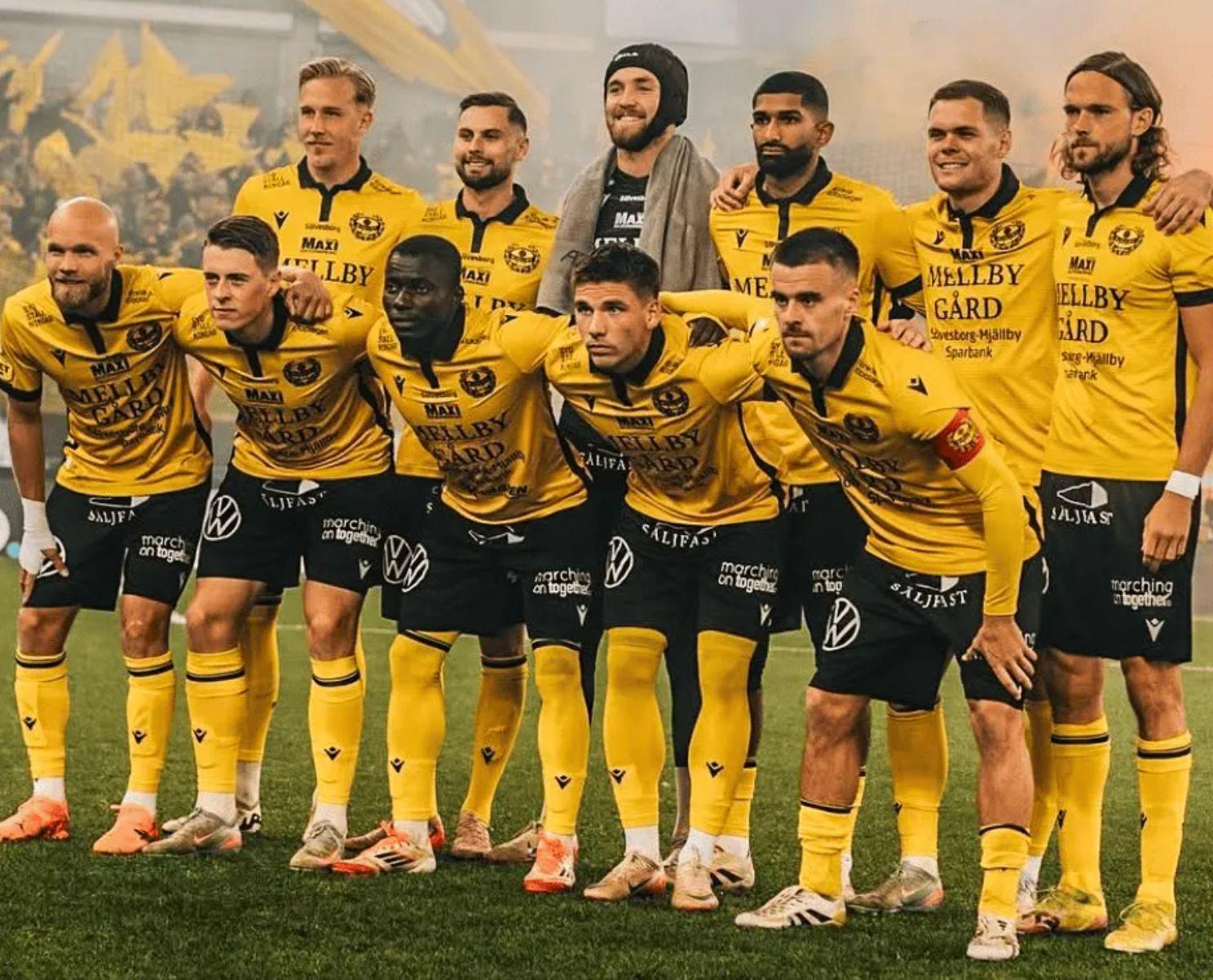 1379人小渔村球队提前3轮夺冠 教练带病执教创足坛奇迹