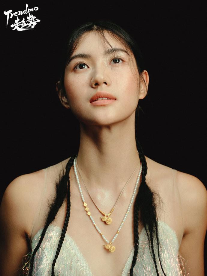 田径新星夏思凝跨界时尚，登《Trendmo趋势》封面引热议