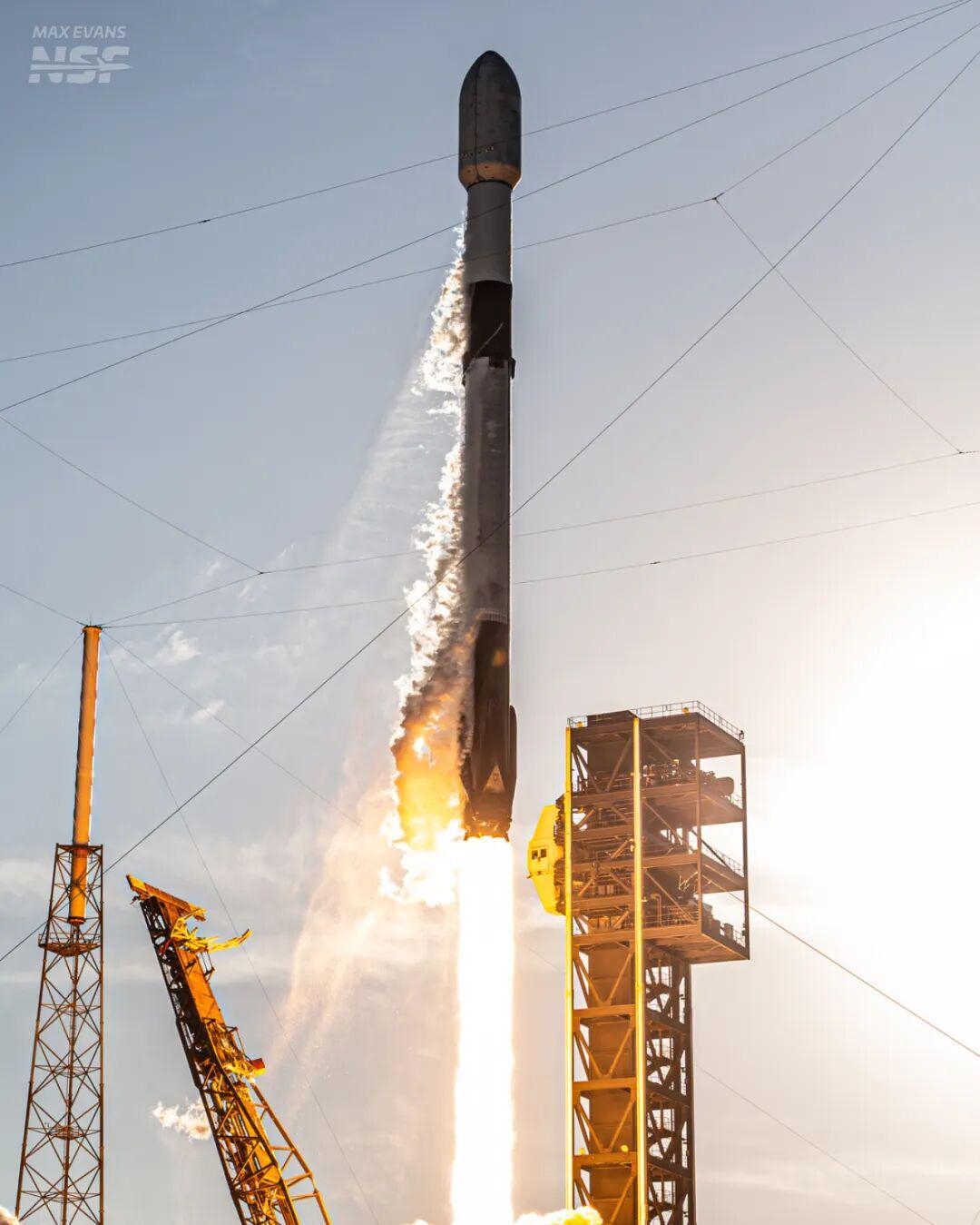 SpaceX再创航天奇迹：猎鹰火箭31次复用，星链卫星破万颗