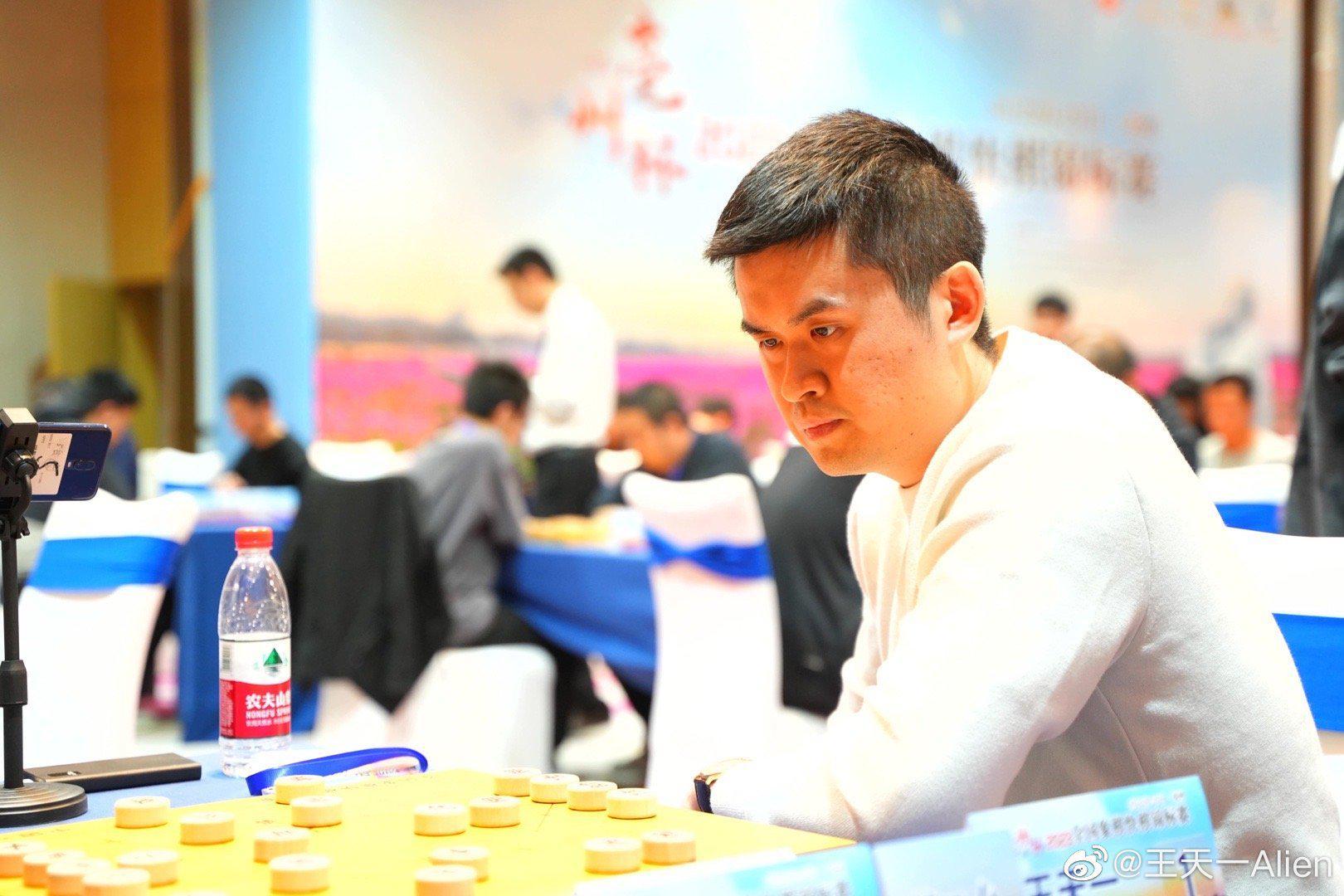 王天一发布致歉信：承认违规行为，反思人性复杂