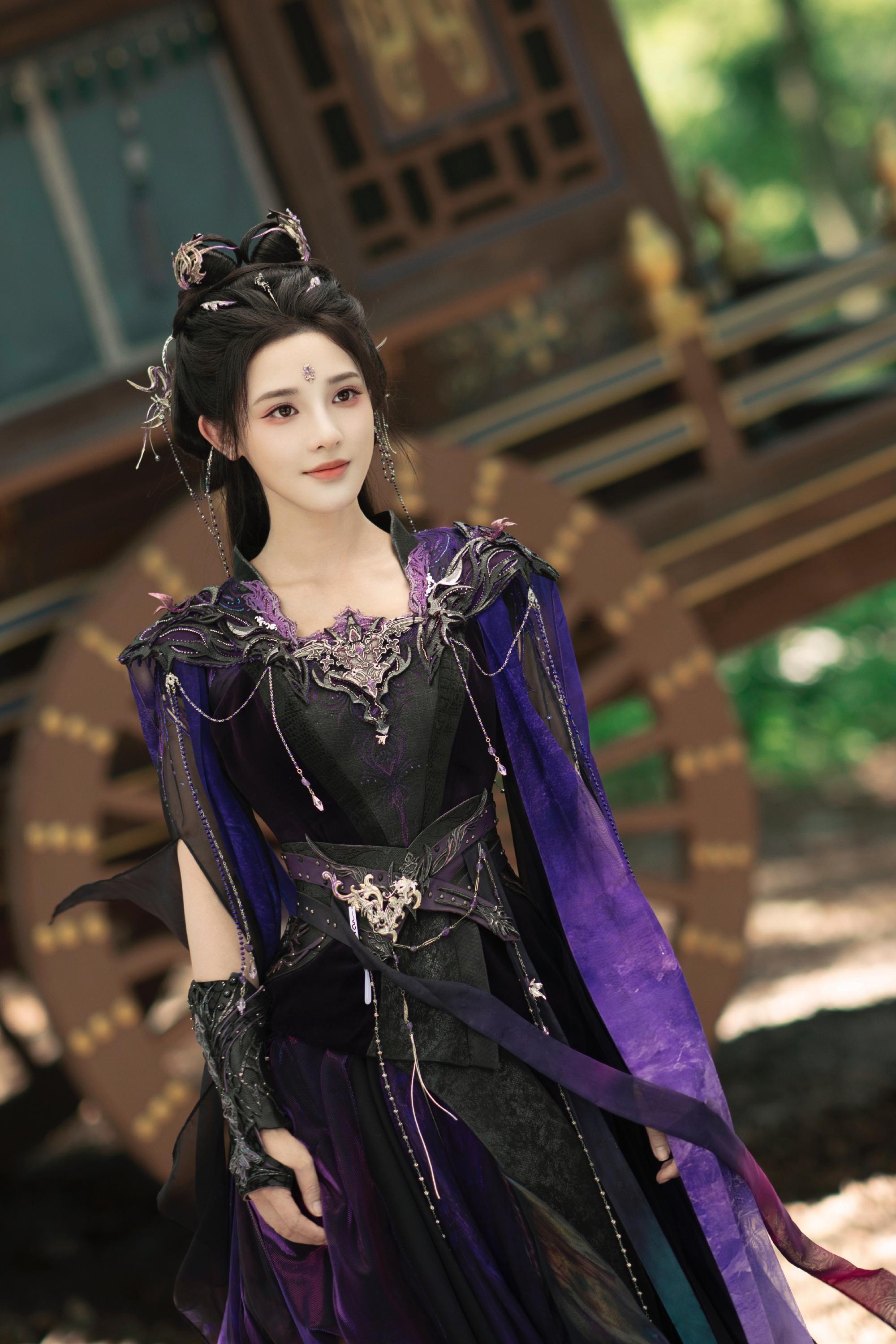 彭小苒《暗河传》惊艳演绎慕雨墨，唐怜月为何见色起意？