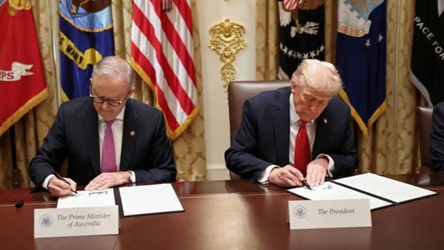 美澳签署85亿美元稀土协议，特朗普与澳大使当场交锋