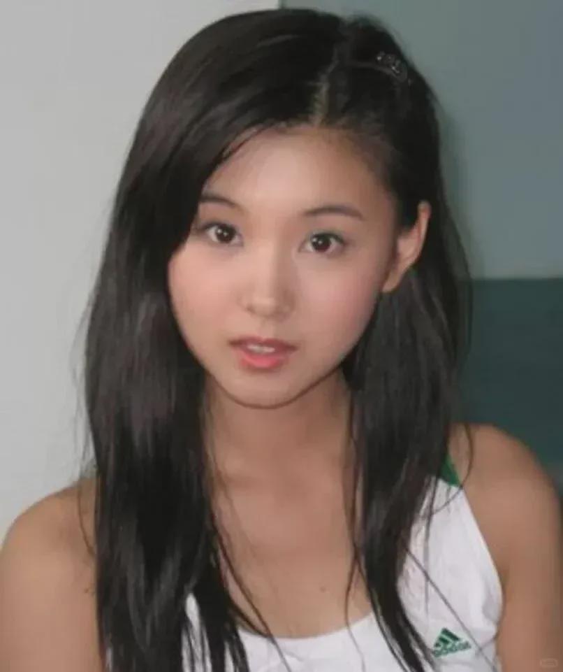 零绯闻最干净女星李小萌：初吻献夫，演艺圈的清流典范