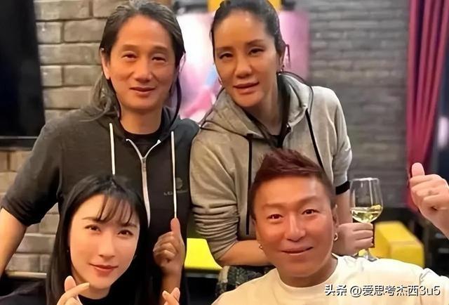 50岁陈羽凡近况曝光：身材发福，17岁儿子遗传白百何基因