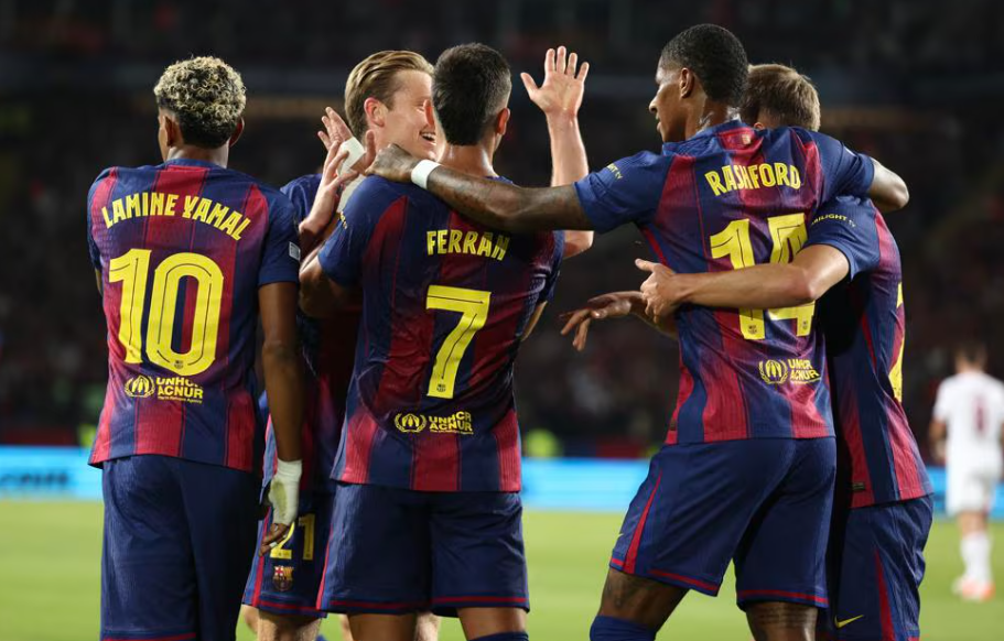 巴萨6-1狂胜奥林匹亚科斯，费尔明帽子戏法创历史