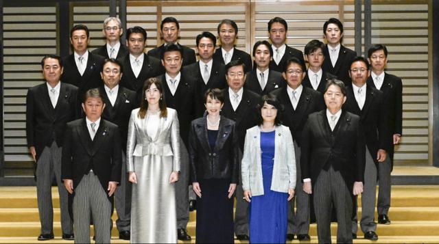 高市早苗当选日本第104任首相，新内阁正式亮相