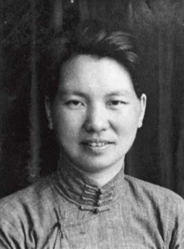 朱枫本来可以不用赴台，华东局之所以考虑她，主要是基于三点原因