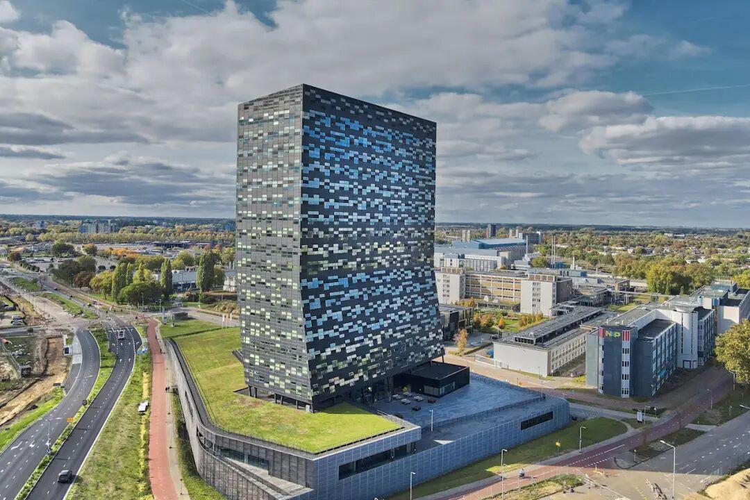 荷兰经济部长卡雷曼斯与中国就安世半导体危机展开会谈