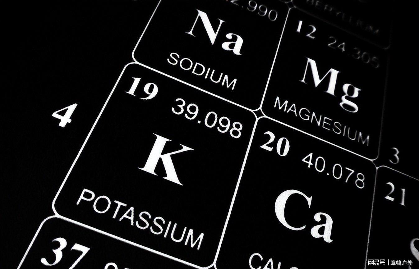 长期吃降压药的人注意：身体出现5个信号，可能是缺钾了！