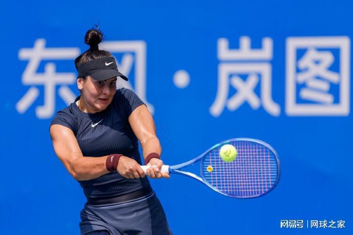 费尔南德斯重登加拿大网球一姐宝座，实力与潜力并存