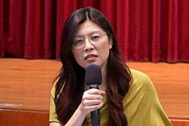 郑丽文当选国民党主席连打六张牌，赖清德民调跌破35%