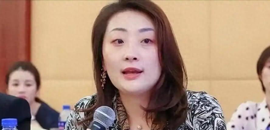 宗馥莉婚姻风波：亲叔叔爆料引发家族利益争斗