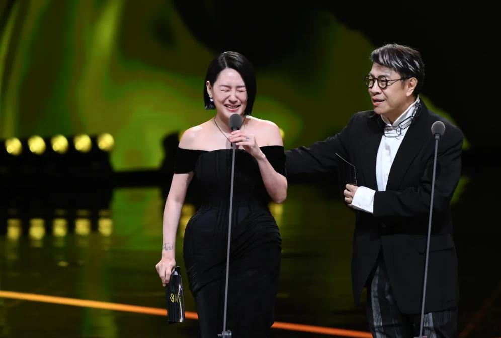 金钟奖舞台小S姐妹情深戏码遭质疑，汪小菲一语道破真相