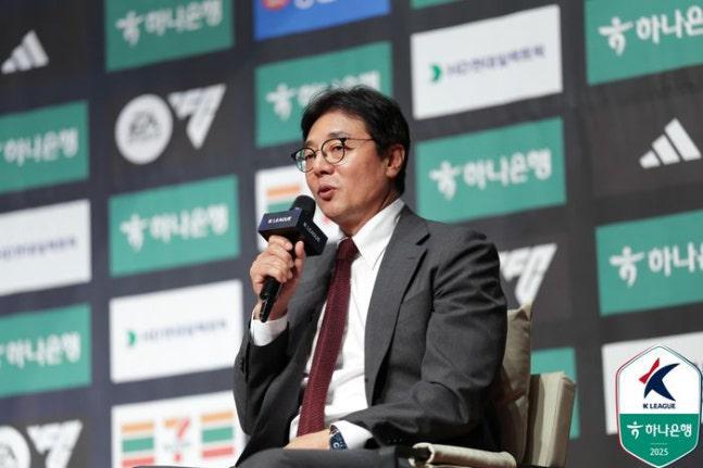 黄善洪批李青龙：前球员身份对嘲讽行为深感羞愧