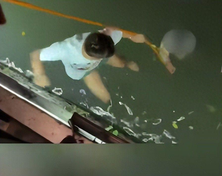杭州男子救人！遭被救女子举报，原因曝光，男子反被骂，细节披露