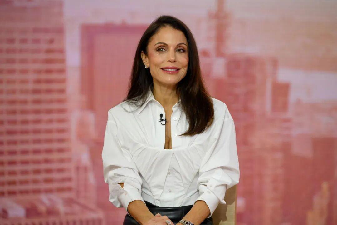 美国女星因没预约被香奈儿拒之门外，次日她换上一身名牌又去了，这次...