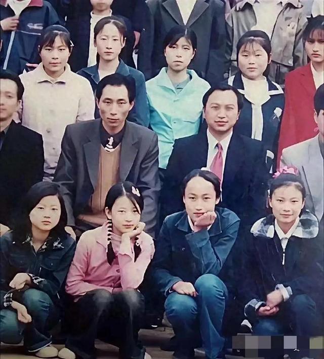 方媛中学毕业照曝光，天生丽质获郭富城青睐