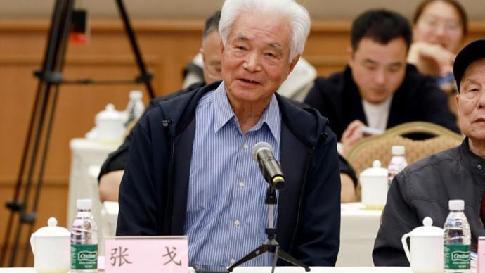 揭秘！导演张戈为何选择游本昌出演经典济公角色？