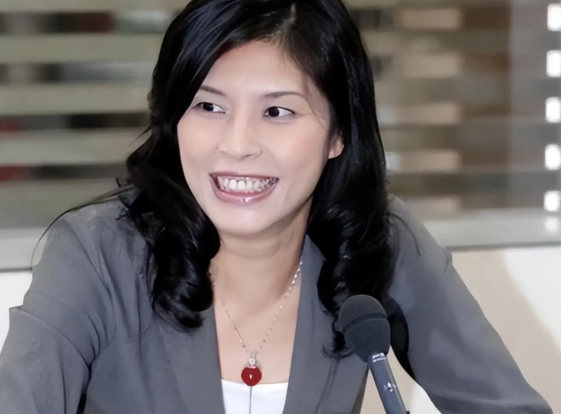 郑丽文相关图片