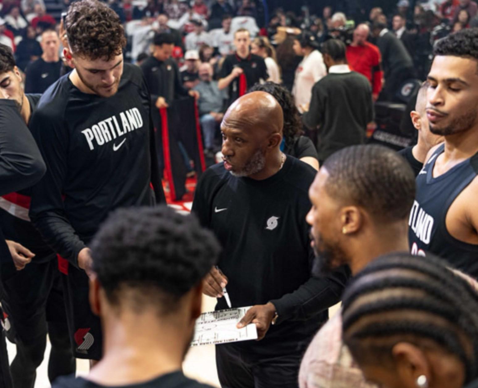 开拓者主帅被逮捕后紧急取消训练，NBA官方介入处理