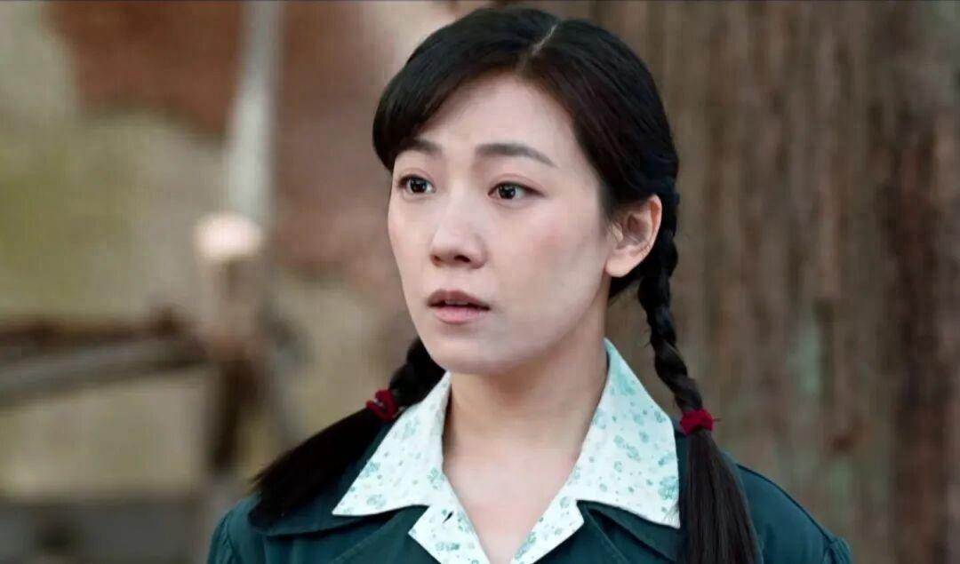 看《依依向北风》，再看《红石榴餐厅》，一个弃剧，一个熬夜狂追