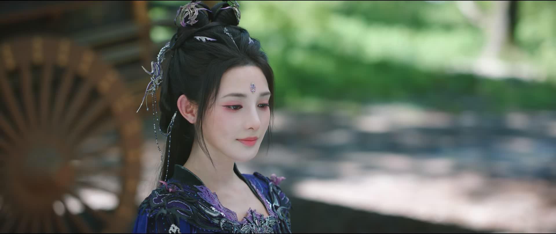 彭小苒《暗河传》戏里戏外皆惊艳，本色出演绝世美人引热议