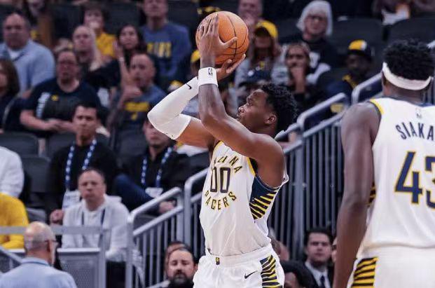 12投4中！切特与文班差距拉大，今夏2.5亿顶薪引争议