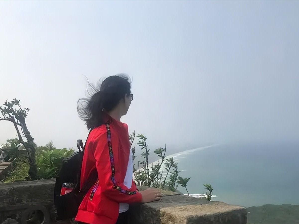 五旬女性二婚遭遇退休校长：变态行径致深夜逃离的婚姻悲剧