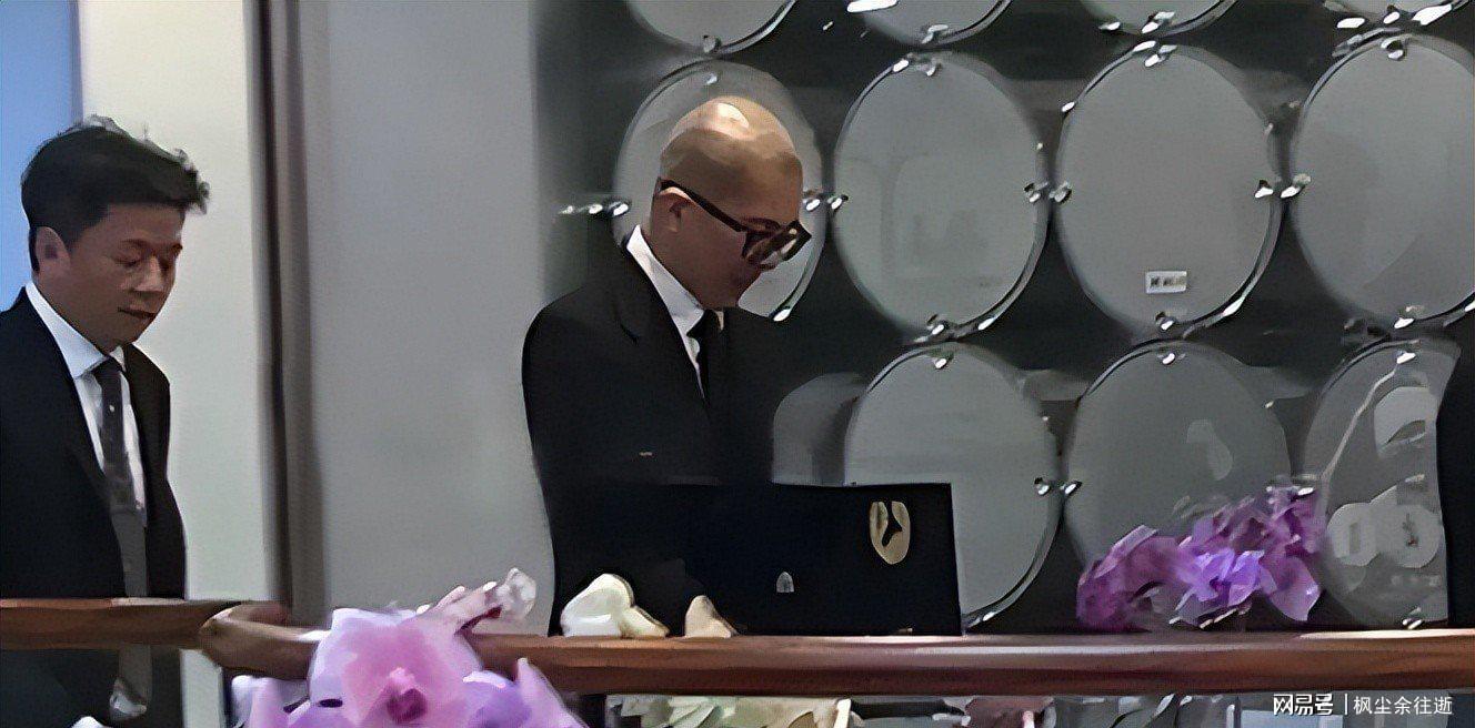 具俊晔将大S骨灰制成项链未留给孩子，引发争议