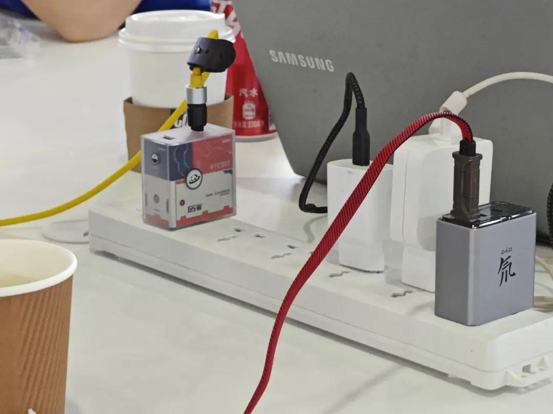 全球插头标准难统一：历史博弈下的技术壁垒与未来展望