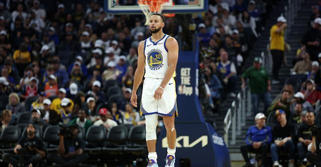 库里72次40+创历史！与KD并列第九，勇士加时险胜掘金