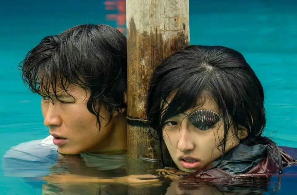 女性电影《下一个台风》：两个女孩共赴风雨的勇气与重生