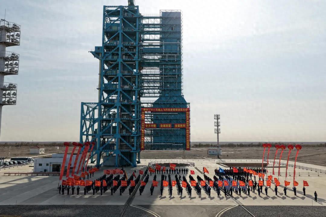 神舟二十一号即将发射：首位女指令长能否亮相？