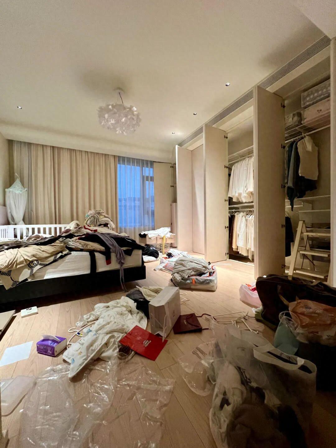 中年阿姨透露：家里乱的人都爱攒这7种物品，都是中国家庭的通病