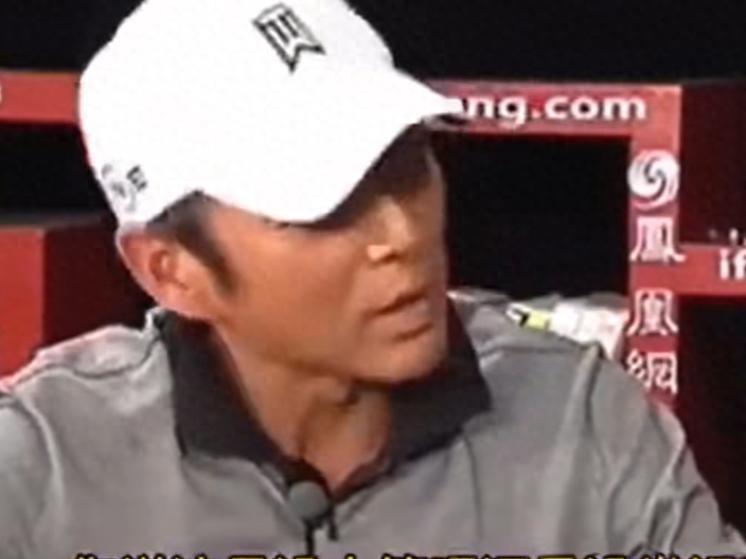 抗日神剧雷人造型大赏：浓妆短裙上战场，历史被戏谑成何体统