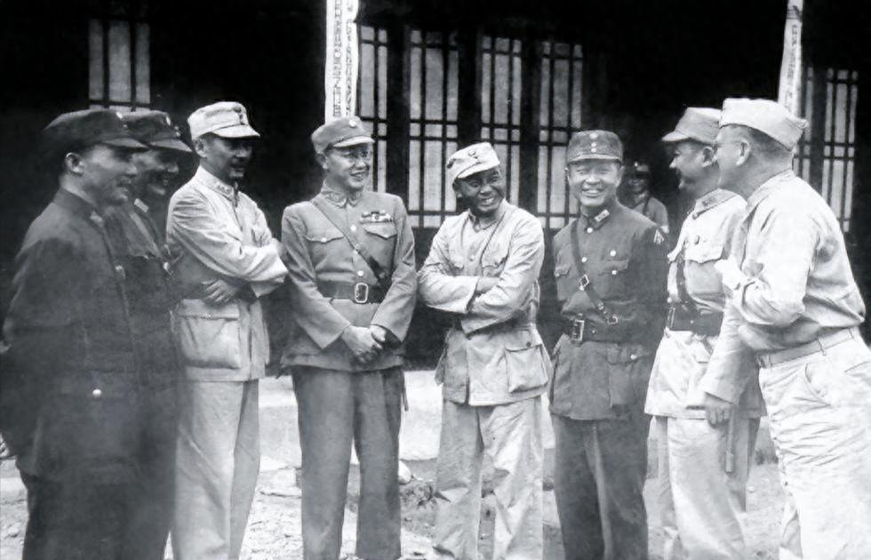 杜聿明称陈诚‘辞修兄’？历史真相揭秘：他真没这个资格！