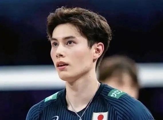 日本排球王子高桥蓝深陷出轨风波，AV女优否认主动约已有对象男性