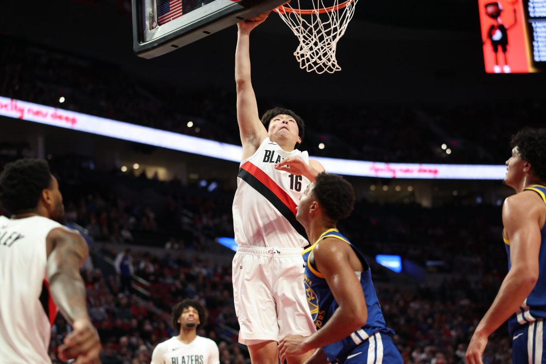 杨瀚森封盖瞬间